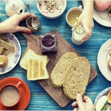 Why Eating Breakfast Before 9AM Could Help Make Depression Toast