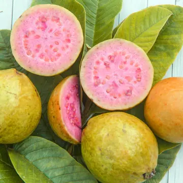 The Fruits That Make (Or Break) Your Health, According to Nutritionists