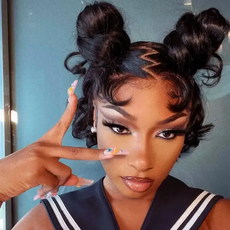 Spiky space buns